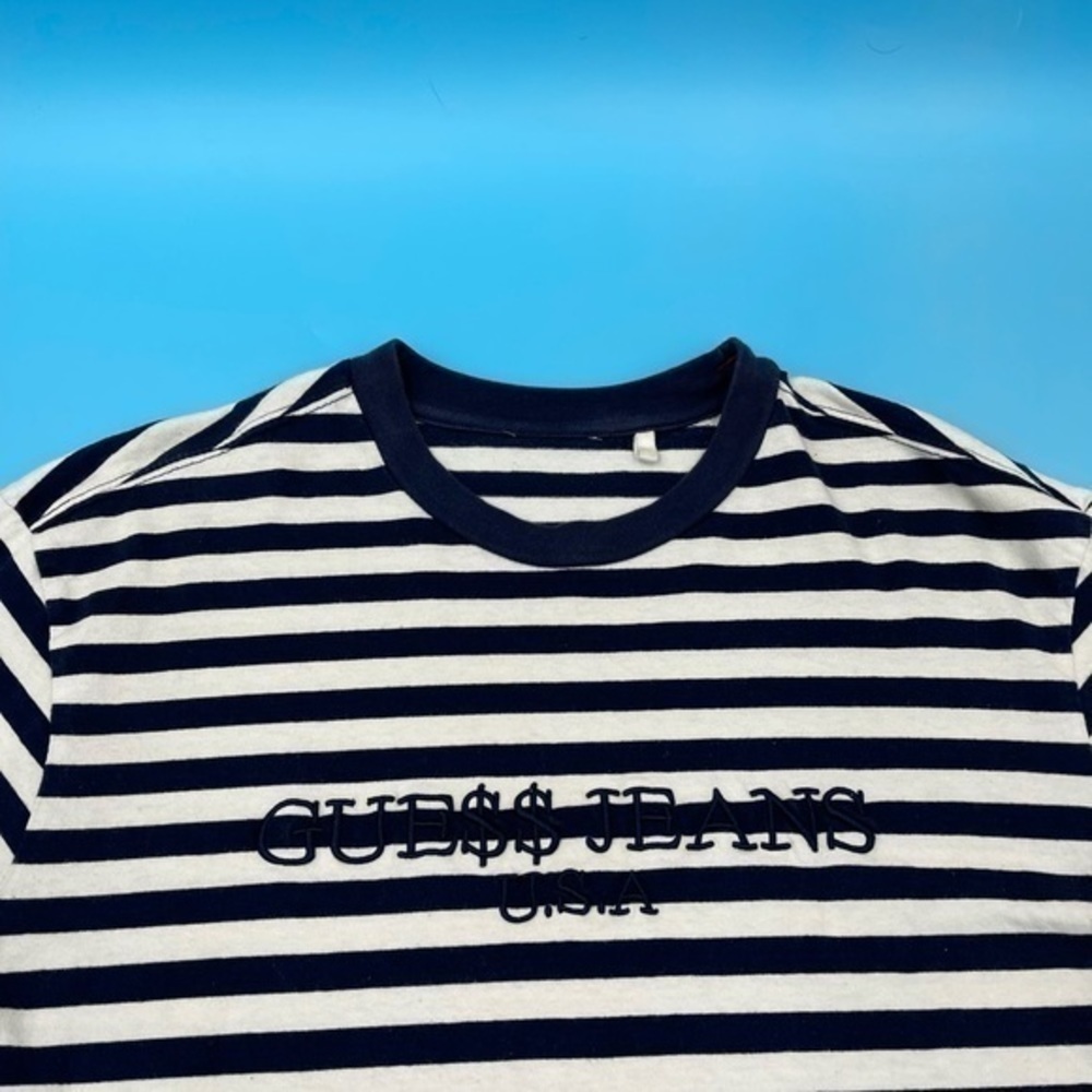GUESS Embroidered Tee - Picture 2 of 3